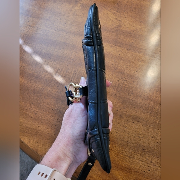 Juicy Couture Vintage Black Leather Wristlet With Gold Hardware - Picture 5 of 16